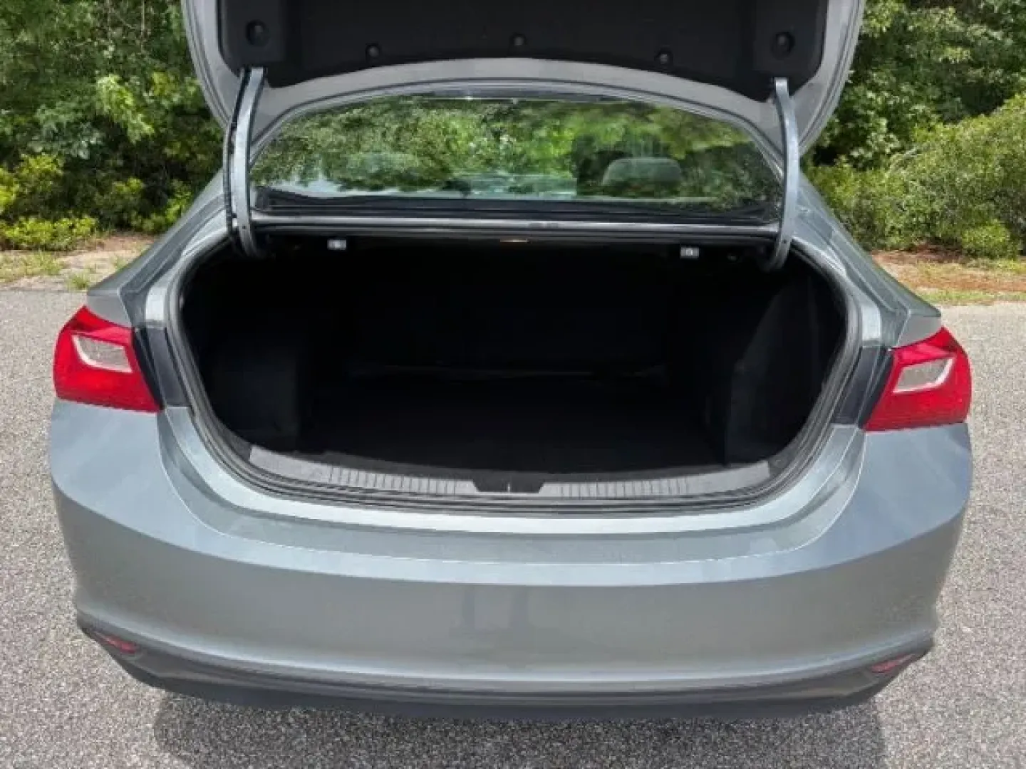 2023 /Jet Black Chevrolet Malibu FWD 1LT (1G1ZD5ST4PF) with an ECOTEC 1.5L I-4 gasoline direct injection engine, located at 2761 East Hwy 501, Conway, SC, 29526, (843) 331-1151, 33.781528, -78.989883 - **Elevate Your Daily Drive with the 2023 Chevrolet Malibu Ideal for Commuters and Families Alike!**<br /> <br /> If you're seeking a blend of style, comfort, and efficiency for your daily commute or family outings, look no further than this stunning 2023 Chevrolet Malibu available at Car City - Con - Photo#14