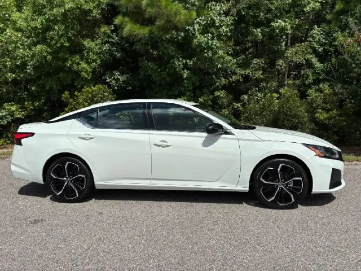 2023 /Sport Nissan Altima SR FWD (1N4BL4CV9PN) with an 2.5L I-4 gasoline direct injection engine, located at 2761 East Hwy 501, Conway, SC, 29526, (843) 331-1151, 33.781528, -78.989883 - ### Discover the Perfect Blend of Style and Efficiency with the 2023 Nissan Altima SR at Car City - Conway<br /> <br /> Are you searching for a sleek and stylish sedan that effortlessly combines comfort, technology, and fuel efficiency? Look no further than the 2023 Nissan Altima SR, available now a - Photo#3