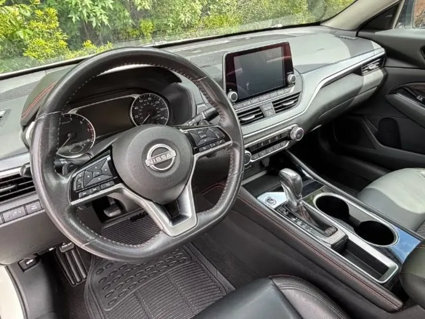 2023 /Sport Nissan Altima SR FWD (1N4BL4CV9PN) with an 2.5L I-4 gasoline direct injection engine, located at 2761 East Hwy 501, Conway, SC, 29526, (843) 331-1151, 33.781528, -78.989883 - ### Discover the Perfect Blend of Style and Efficiency with the 2023 Nissan Altima SR at Car City - Conway<br /> <br /> Are you searching for a sleek and stylish sedan that effortlessly combines comfort, technology, and fuel efficiency? Look no further than the 2023 Nissan Altima SR, available now a - Photo#9