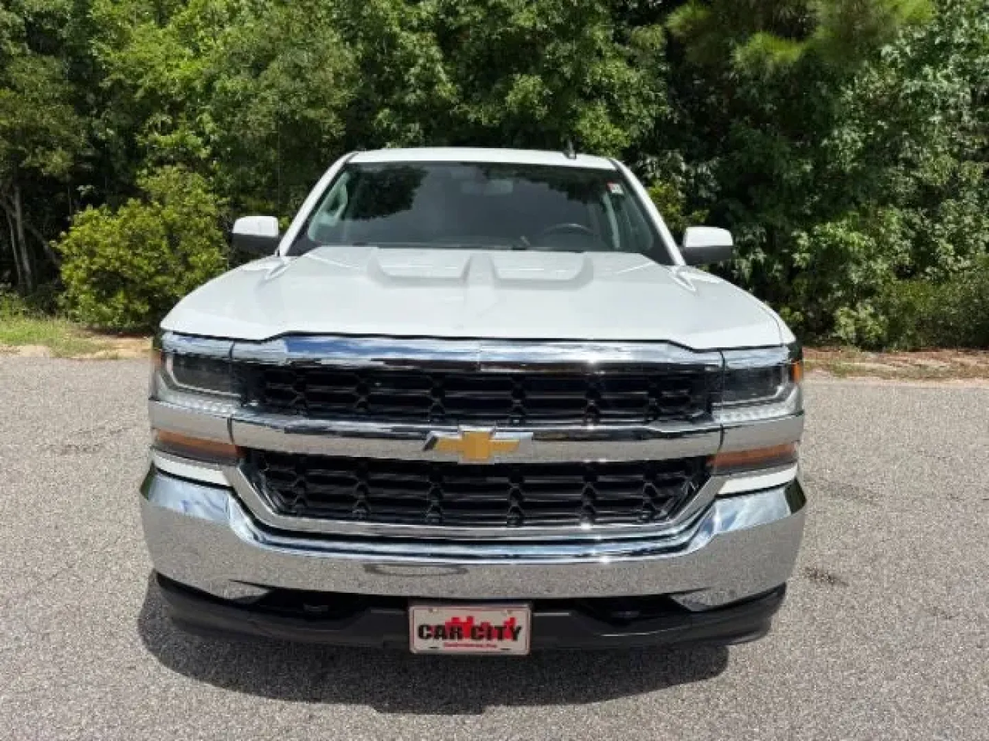 2018 /Jet Black Chevrolet Silverado 1500 1LT (1GCVKREC8JZ) with an EcoTec3 4.3L V-6 gasoline direct injection engine, located at 2761 East Hwy 501, Conway, SC, 29526, (843) 331-1151, 33.781528, -78.989883 - **Unleash Your Adventurous Spirit with the 2018 Chevrolet Silverado 1500 at Car City - Conway!** <br /> <br /> Are you ready to take your weekends to the next level or tackle your daily commute with ease? The 2018 Chevrolet Silverado 1500 is your perfect companion, offering not just a truck but a li - Photo#4