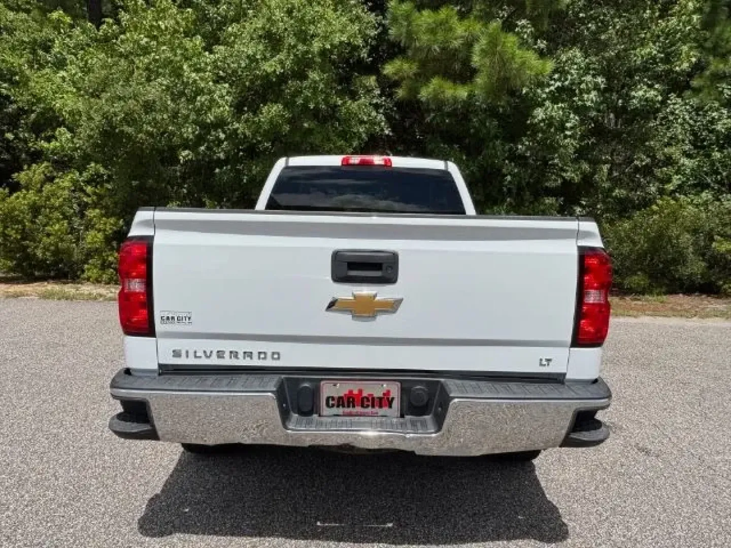 2018 /Jet Black Chevrolet Silverado 1500 1LT (1GCVKREC8JZ) with an EcoTec3 4.3L V-6 gasoline direct injection engine, located at 2761 East Hwy 501, Conway, SC, 29526, (843) 331-1151, 33.781528, -78.989883 - **Unleash Your Adventurous Spirit with the 2018 Chevrolet Silverado 1500 at Car City - Conway!** <br /> <br /> Are you ready to take your weekends to the next level or tackle your daily commute with ease? The 2018 Chevrolet Silverado 1500 is your perfect companion, offering not just a truck but a li - Photo#5