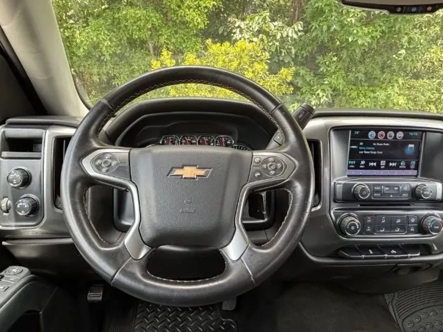 2018 /Jet Black Chevrolet Silverado 1500 1LT (1GCVKREC8JZ) with an EcoTec3 4.3L V-6 gasoline direct injection engine, located at 2761 East Hwy 501, Conway, SC, 29526, (843) 331-1151, 33.781528, -78.989883 - **Unleash Your Adventurous Spirit with the 2018 Chevrolet Silverado 1500 at Car City - Conway!** <br /> <br /> Are you ready to take your weekends to the next level or tackle your daily commute with ease? The 2018 Chevrolet Silverado 1500 is your perfect companion, offering not just a truck but a li - Photo#7