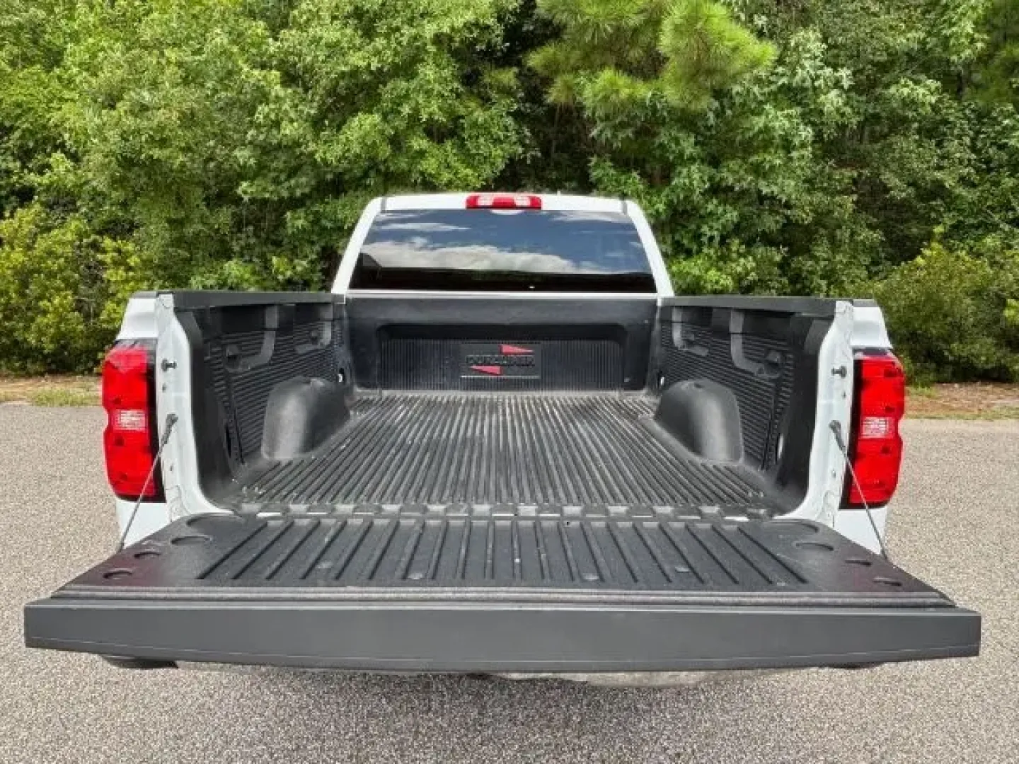 2018 /Jet Black Chevrolet Silverado 1500 1LT (1GCVKREC8JZ) with an EcoTec3 4.3L V-6 gasoline direct injection engine, located at 2761 East Hwy 501, Conway, SC, 29526, (843) 331-1151, 33.781528, -78.989883 - **Unleash Your Adventurous Spirit with the 2018 Chevrolet Silverado 1500 at Car City - Conway!** <br /> <br /> Are you ready to take your weekends to the next level or tackle your daily commute with ease? The 2018 Chevrolet Silverado 1500 is your perfect companion, offering not just a truck but a li - Photo#13