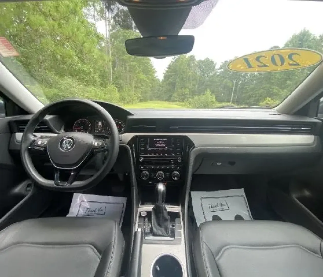 2021 Volkswagen Passat SE (1VWSA7A38MC) with an 2.0L L4 DOHC 16V engine, 6-Speed Automatic transmission, located at 2761 East Hwy 501, Conway, SC, 29526, (843) 331-1151, 33.781528, -78.989883 - Experience a new level of comfort and style with the 2021 Volkswagen Passat SE, available now at Car City - Conway. Perfect for daily commutes or weekend getaways, this sedan offers a blend of sophistication and practicality, making it an ideal choice for budget-conscious buyers seeking quality used - Photo#3