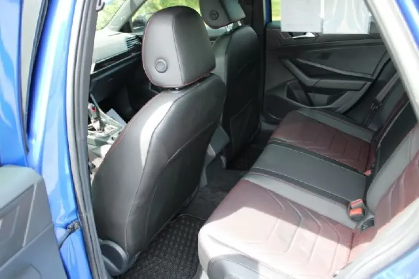 2022 Volkswagen Jetta 2.0T Autobahn (3VW2T7BU3NM) with an 2L I-4 gasoline direct injection engine, located at 3598 James B White Hwy South, Whiteville, NC, 28472, (910) 642-3196, 34.294846, -78.732613 - ### Discover Your Next Adventure with the 2022 Volkswagen Jetta at Car City - Whitesville<br /> <br /> Are you a commuter tired of the daily grind? Or perhaps a growing family seeking a versatile and stylish vehicle? Look no further than the 2022 Volkswagen Jetta, available now at Car City - Whitesv - Photo#8