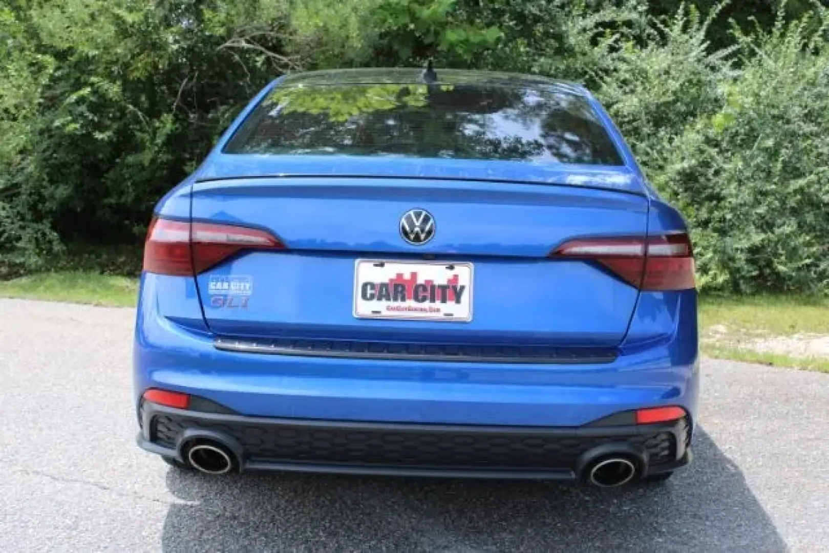 2022 Volkswagen Jetta 2.0T Autobahn (3VW2T7BU3NM) with an 2L I-4 gasoline direct injection engine, located at 3598 James B White Hwy South, Whiteville, NC, 28472, (910) 642-3196, 34.294846, -78.732613 - ### Discover Your Next Adventure with the 2022 Volkswagen Jetta at Car City - Whitesville<br /> <br /> Are you a commuter tired of the daily grind? Or perhaps a growing family seeking a versatile and stylish vehicle? Look no further than the 2022 Volkswagen Jetta, available now at Car City - Whitesv - Photo#2