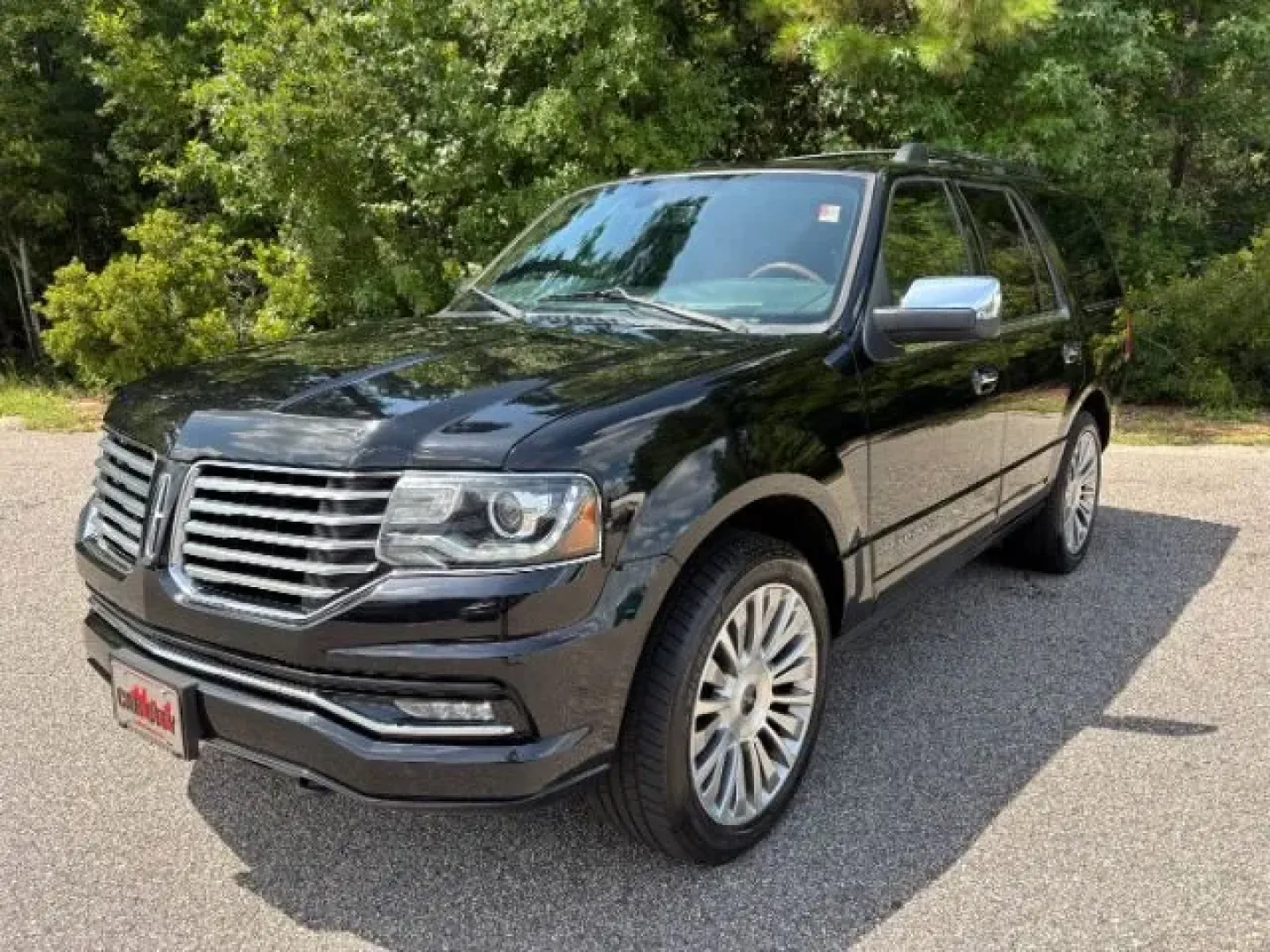 2017 /Ebony Lincoln Navigator Reserve (5LMJJ2LT6HE) with an EcoBoost 3.5L V-6 gasoline direct injection engine, located at 2761 East Hwy 501, Conway, SC, 29526, (843) 331-1151, 33.781528, -78.989883 - **Experience Luxury and Versatility with the 2017 Lincoln Navigator Reserve at Car City - Conway!**<br /> <br /> Are you in search of a vehicle that combines elegance with practicality? Whether you're gearing up for family road trips, need a spacious commuter vehicle, or want a stylish ride that can - Photo#0