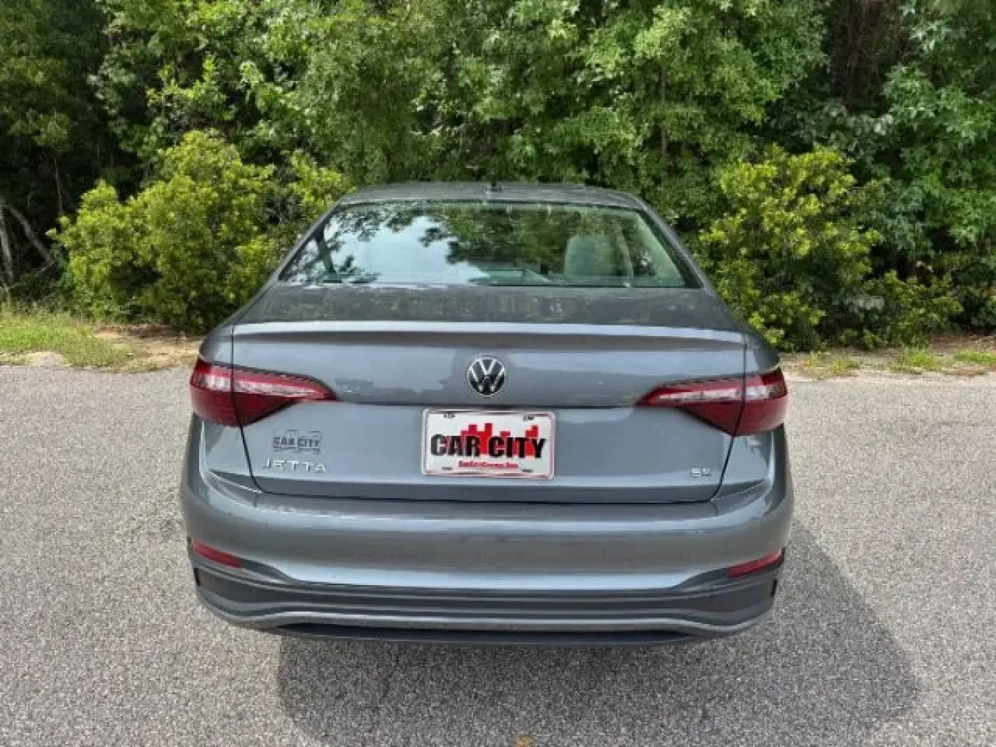 2024 /Titan Black Volkswagen Jetta 1.5T SE (3VW7M7BU8RM) with an 1.5L I-4 gasoline direct injection engine, located at 2761 East Hwy 501, Conway, SC, 29526, (843) 331-1151, 33.781528, -78.989883 - **Discover Your Next Adventure with the 2024 Volkswagen Jetta at Car City - Conway!** <br /> <br /> Are you searching for the perfect sedan that combines style, comfort, and affordability for your daily commute or weekend getaways? Look no further! The 2024 Volkswagen Jetta, now available at Car Cit - Photo#5