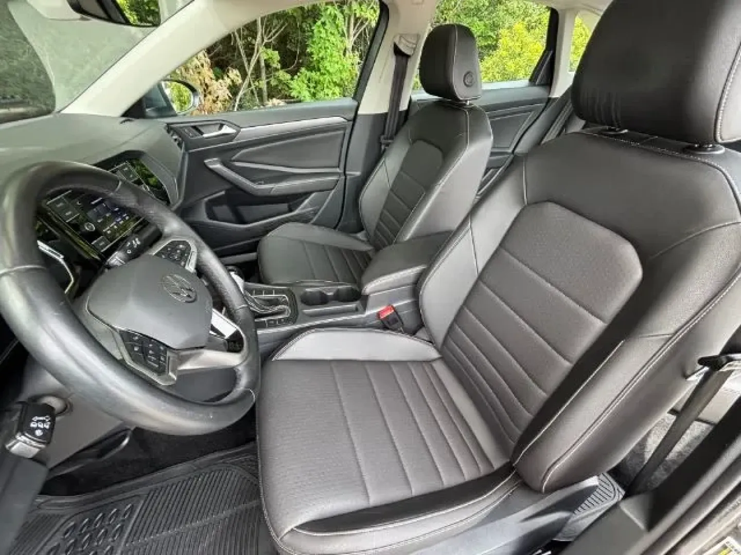2024 /Titan Black Volkswagen Jetta 1.5T SE (3VW7M7BU8RM) with an 1.5L I-4 gasoline direct injection engine, located at 2761 East Hwy 501, Conway, SC, 29526, (843) 331-1151, 33.781528, -78.989883 - **Discover Your Next Adventure with the 2024 Volkswagen Jetta at Car City - Conway!** <br /> <br /> Are you searching for the perfect sedan that combines style, comfort, and affordability for your daily commute or weekend getaways? Look no further! The 2024 Volkswagen Jetta, now available at Car Cit - Photo#11