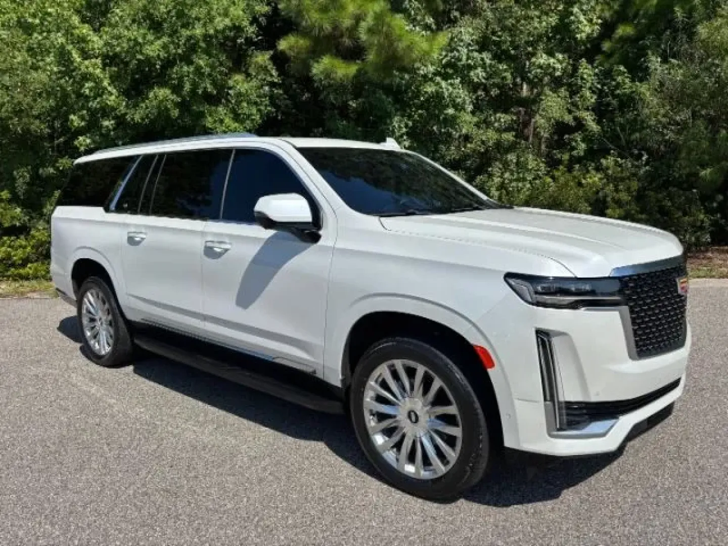 2022 Cadillac Escalade ESV 4WD Premium Luxury (1GYS4KKL7NR) with an Other engine, located at 2761 East Hwy 501, Conway, SC, 29526, (843) 331-1151, 33.781528, -78.989883 - Discover the ultimate blend of luxury, space, and performance with this stunning 2022 Cadillac Escalade ESV, now available at Car City - Conway in Conway, SC. This vehicle is perfect for growing families, weekend adventurers, or anyone who values comfort and top-tier features on daily commutes. With - Photo#1