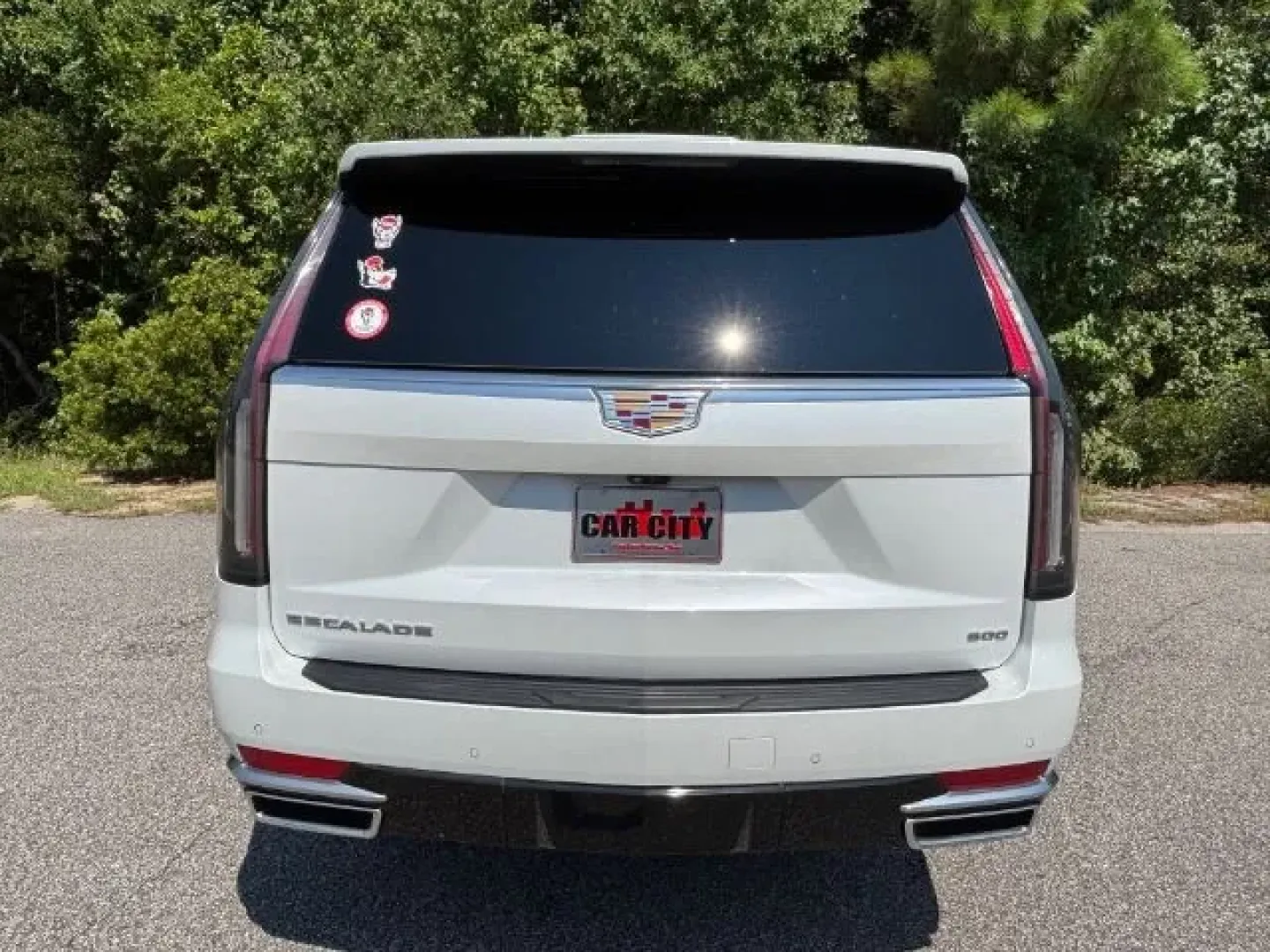 2022 Cadillac Escalade ESV 4WD Premium Luxury (1GYS4KKL7NR) with an Other engine, located at 2761 East Hwy 501, Conway, SC, 29526, (843) 331-1151, 33.781528, -78.989883 - Discover the ultimate blend of luxury, space, and performance with this stunning 2022 Cadillac Escalade ESV, now available at Car City - Conway in Conway, SC. This vehicle is perfect for growing families, weekend adventurers, or anyone who values comfort and top-tier features on daily commutes. With - Photo#5