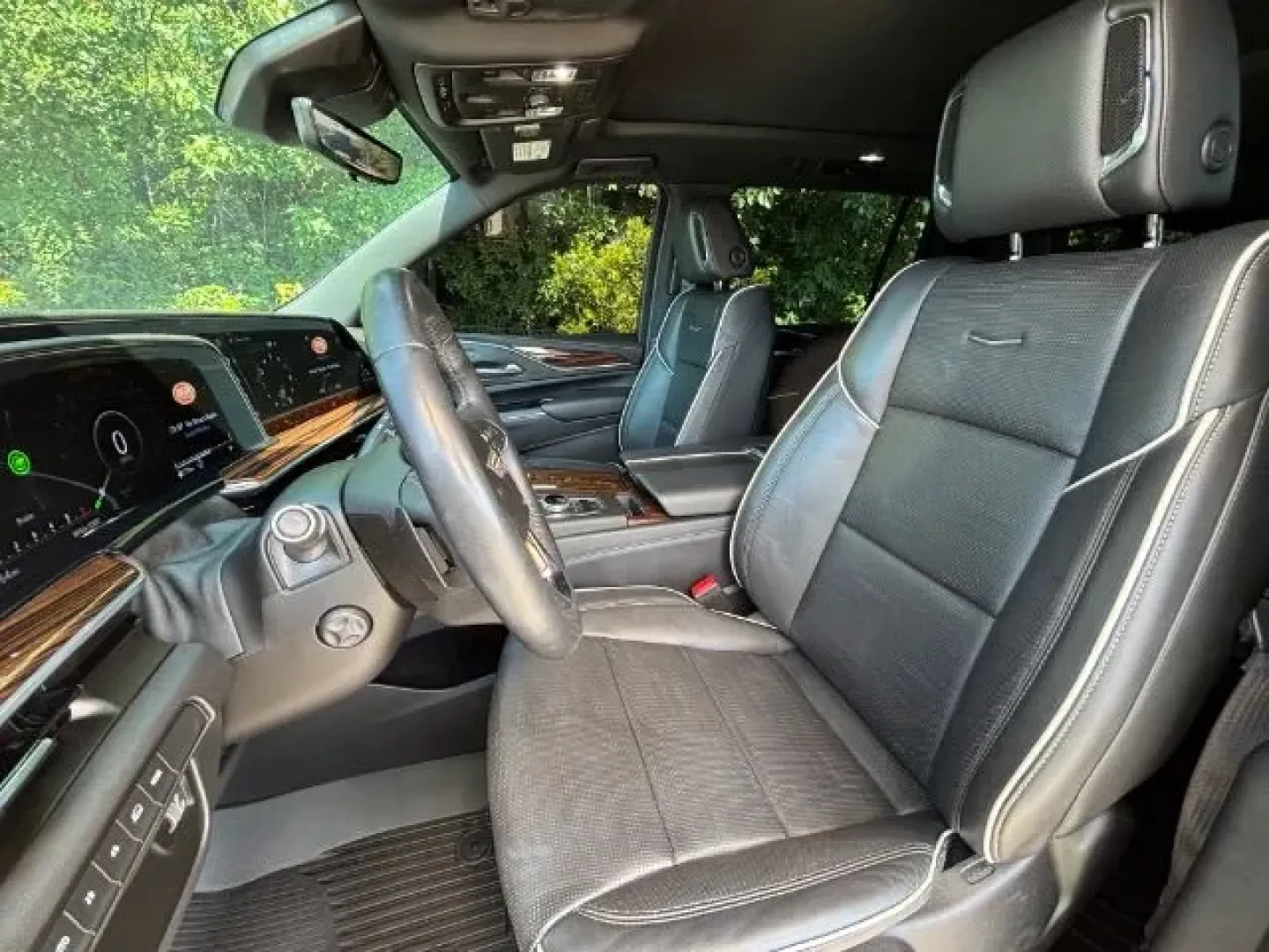 2022 Cadillac Escalade ESV 4WD Premium Luxury (1GYS4KKL7NR) with an Other engine, located at 2761 East Hwy 501, Conway, SC, 29526, (843) 331-1151, 33.781528, -78.989883 - Discover the ultimate blend of luxury, space, and performance with this stunning 2022 Cadillac Escalade ESV, now available at Car City - Conway in Conway, SC. This vehicle is perfect for growing families, weekend adventurers, or anyone who values comfort and top-tier features on daily commutes. With - Photo#13