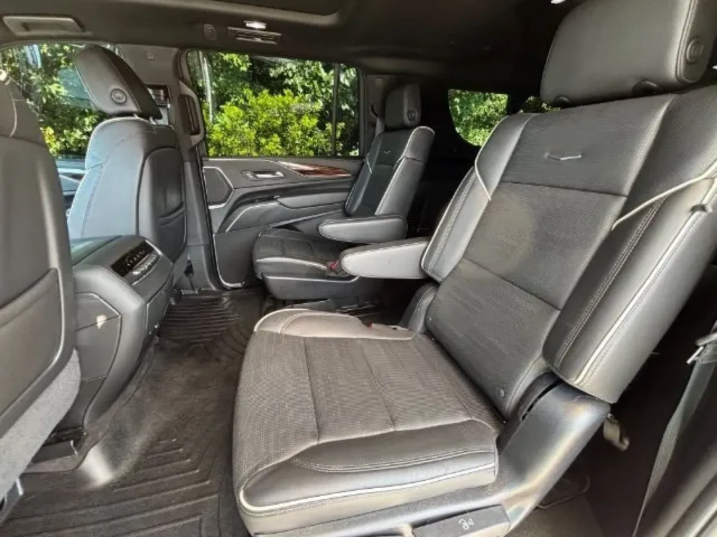 2022 Cadillac Escalade ESV 4WD Premium Luxury (1GYS4KKL7NR) with an Other engine, located at 2761 East Hwy 501, Conway, SC, 29526, (843) 331-1151, 33.781528, -78.989883 - Discover the ultimate blend of luxury, space, and performance with this stunning 2022 Cadillac Escalade ESV, now available at Car City - Conway in Conway, SC. This vehicle is perfect for growing families, weekend adventurers, or anyone who values comfort and top-tier features on daily commutes. With - Photo#14