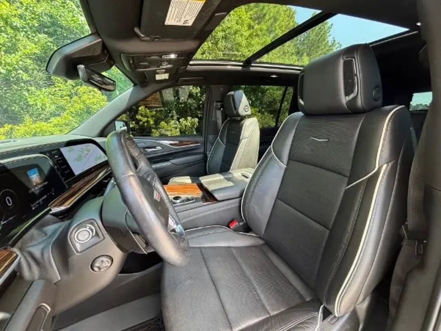 2022 Cadillac Escalade ESV 4WD Premium Luxury (1GYS4KKL7NR) with an Other engine, located at 2761 East Hwy 501, Conway, SC, 29526, (843) 331-1151, 33.781528, -78.989883 - Discover the ultimate blend of luxury, space, and performance with this stunning 2022 Cadillac Escalade ESV, now available at Car City - Conway in Conway, SC. This vehicle is perfect for growing families, weekend adventurers, or anyone who values comfort and top-tier features on daily commutes. With - Photo#17