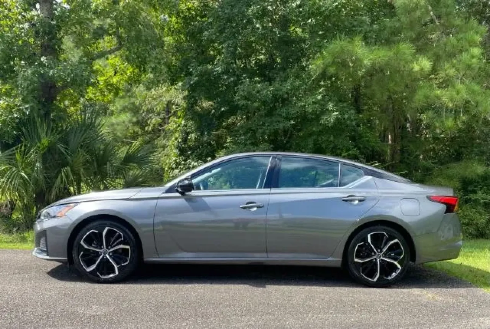 2023 /Sport Nissan Altima SR FWD (1N4BL4CV8PN) with an 2.5L I-4 gasoline direct injection engine, located at 9146 Ocean Hwy West, Calabash, NC, 28467, (910) 579-1110, 33.928635, -78.576157 - **Discover Your Next Adventure with This 2023 Nissan Altima SR Perfect for Everyday Life in Calabash!**<br /> <br /> Are you ready to elevate your commute or weekend getaways? Look no further than this stunning 2023 Nissan Altima SR, located at Car City - Calabash. With a perfect blend of style, pe - Photo#1