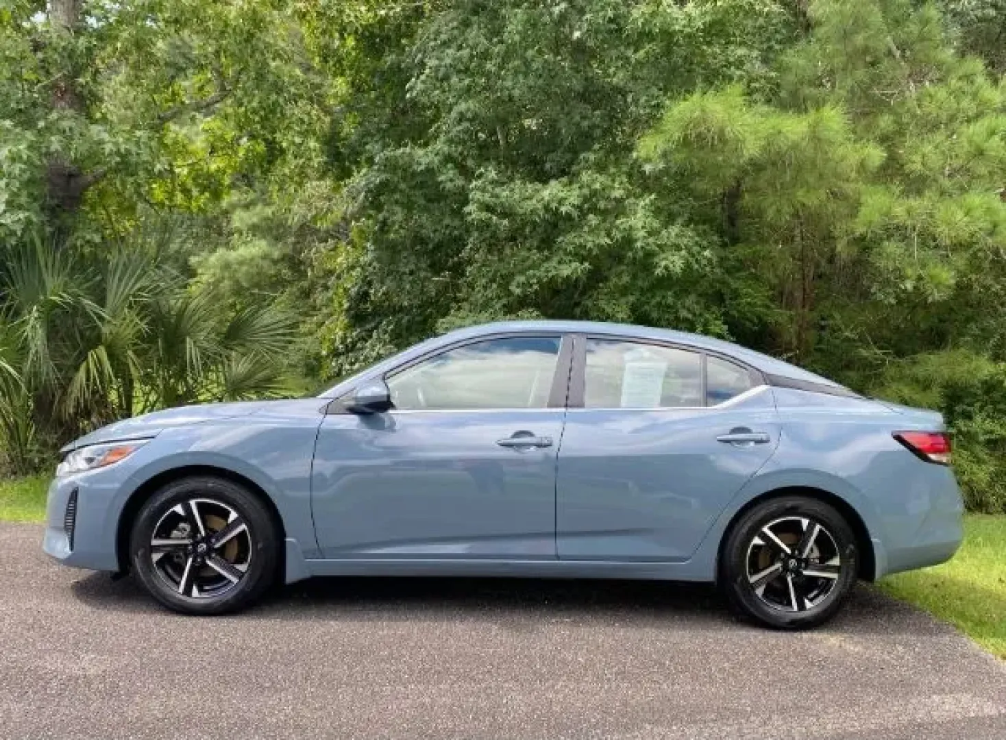 2024 /SV Premium Nissan Sentra SV Xtronic CVT (3N1AB8CV8RY) with an 2L I-4 gasoline direct injection engine, located at 9146 Ocean Hwy West, Calabash, NC, 28467, (910) 579-1110, 33.928635, -78.576157 - Immerse yourself in the world of dynamic driving and lifestyle versatility with the 2024 Nissan Sentra SV, available now at Car City - Calabash in the heart of Calabash, NC. This compact sedan isn't just a mode of transportation; it's a reliable companion for growing families, daily commuters, and w - Photo#1