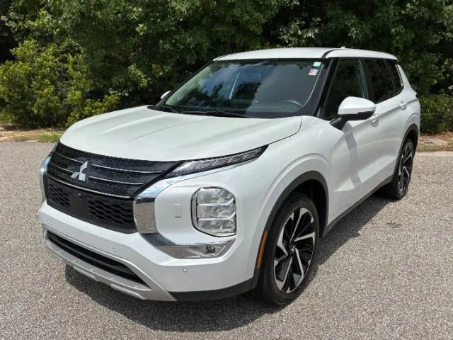 photo of 2023 Mitsubishi Outlander SE 2.5 S-AWC | SE Black Edition S-AWC | SE Special Editiont S-AWC | Ralliar