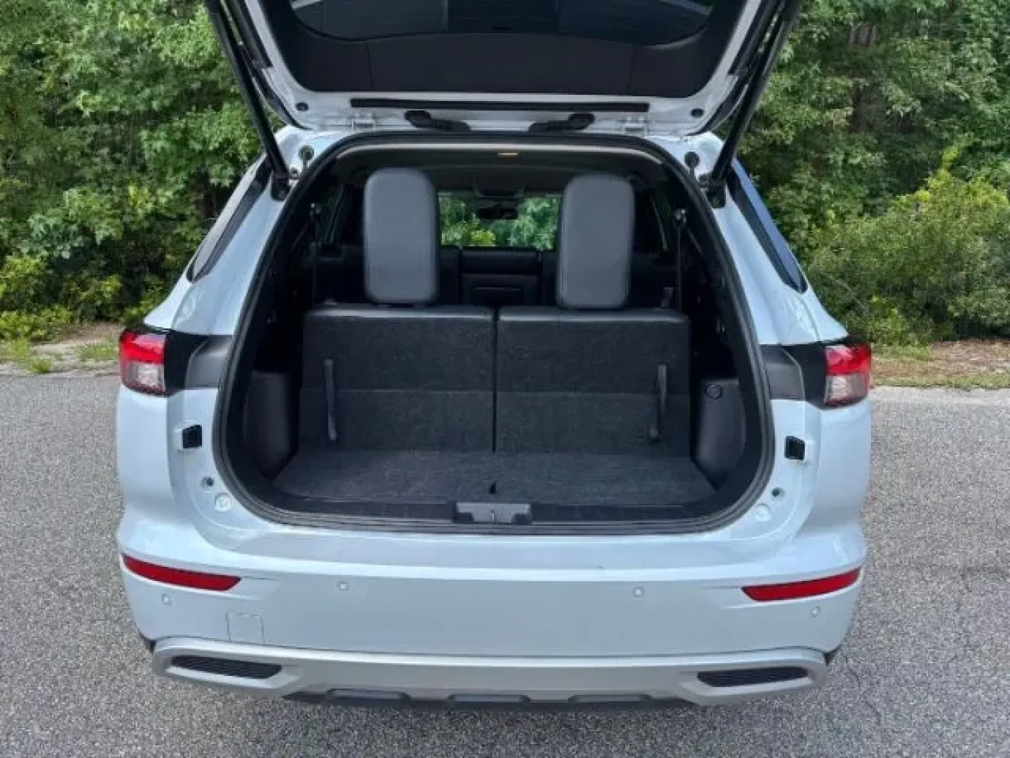 2023 /BLACK VINYL/CLOTH Mitsubishi Outlander SE 2.5 S-AWC | SE Black Edition S-AWC | SE Special Editiont S-AWC | Ralliar (JA4J4UA84PZ) with an Other engine, located at 2761 East Hwy 501, Conway, SC, 29526, (843) 331-1151, 33.781528, -78.989883 - **Explore New Adventures with the 2023 Mitsubishi Outlander at Car City - Conway!**<br /> <br /> Are you ready to elevate your family trips or weekend getaways? The versatile and spacious 2023 Mitsubishi Outlander is the ideal SUV for growing families, adventure seekers, or anyone in need of a relia - Photo#11