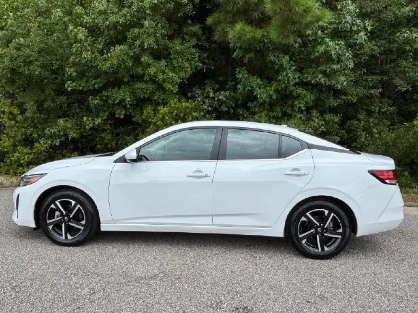 2024 Nissan Sentra SV Xtronic CVT (3N1AB8CV6RY) with an 2L I-4 gasoline direct injection engine, located at 2761 East Hwy 501, Conway, SC, 29526, (843) 331-1151, 33.781528, -78.989883 - **Elevate Your Everyday Commute with This 2024 Nissan Sentra SV!**<br /> <br /> Are you ready to transform your daily drive into a luxurious experience? At Car City - Conway, we have the perfect solution for commuters and families alike with our stunning 2024 Nissan Sentra SV, now available for sale - Photo#2