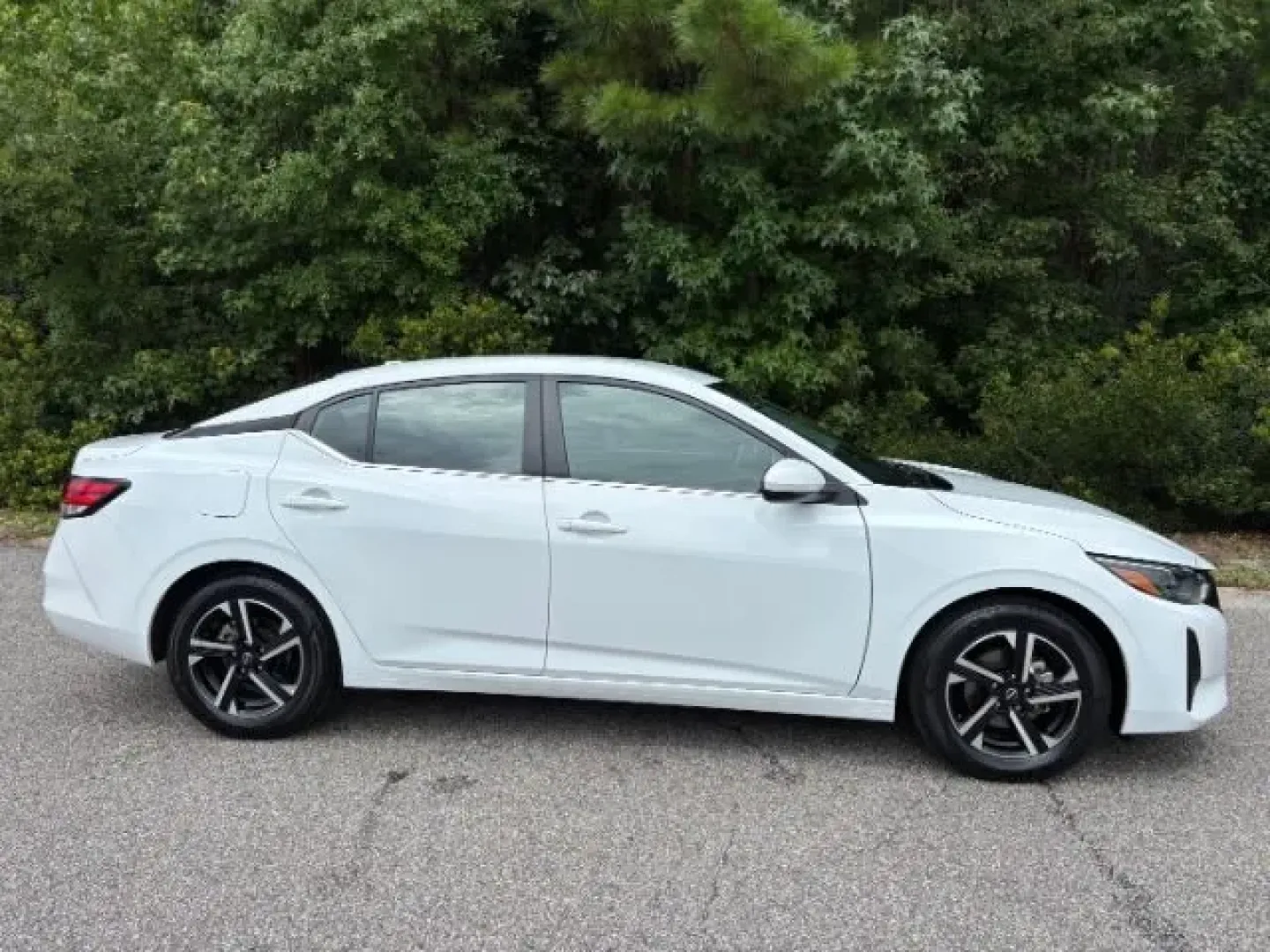 2024 Nissan Sentra SV Xtronic CVT (3N1AB8CV6RY) with an 2L I-4 gasoline direct injection engine, located at 2761 East Hwy 501, Conway, SC, 29526, (843) 331-1151, 33.781528, -78.989883 - **Elevate Your Everyday Commute with This 2024 Nissan Sentra SV!**<br /> <br /> Are you ready to transform your daily drive into a luxurious experience? At Car City - Conway, we have the perfect solution for commuters and families alike with our stunning 2024 Nissan Sentra SV, now available for sale - Photo#3
