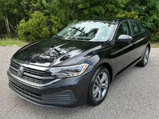 photo of 2024 Volkswagen Jetta 1.5T SE