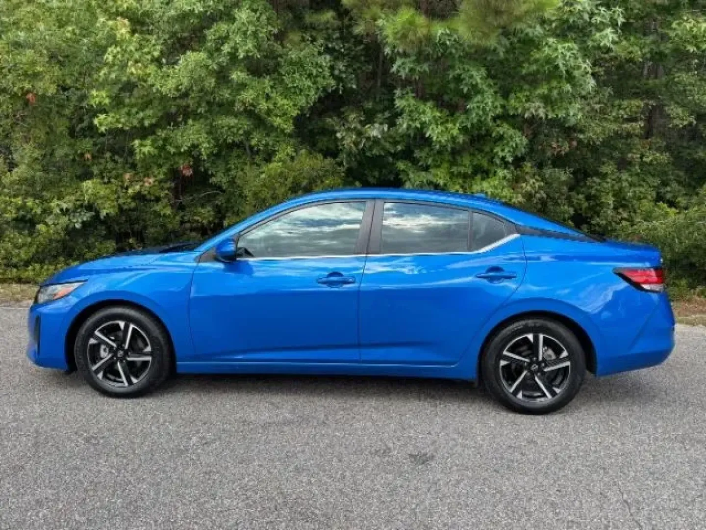 2024 /Charcoal Nissan Sentra SV Xtronic CVT (3N1AB8CVXRY) with an 2L I-4 gasoline direct injection engine, located at 2761 East Hwy 501, Conway, SC, 29526, (843) 331-1151, 33.781528, -78.989883 - **Discover Your Next Adventure with the 2024 Nissan Sentra SV at Car City - Conway!**<br /> <br /> Are you looking for the perfect vehicle that combines style, comfort, and reliability? Whether you're commuting to work, running errands, or planning a weekend getaway, the 2024 Nissan Sentra SV is ide - Photo#2