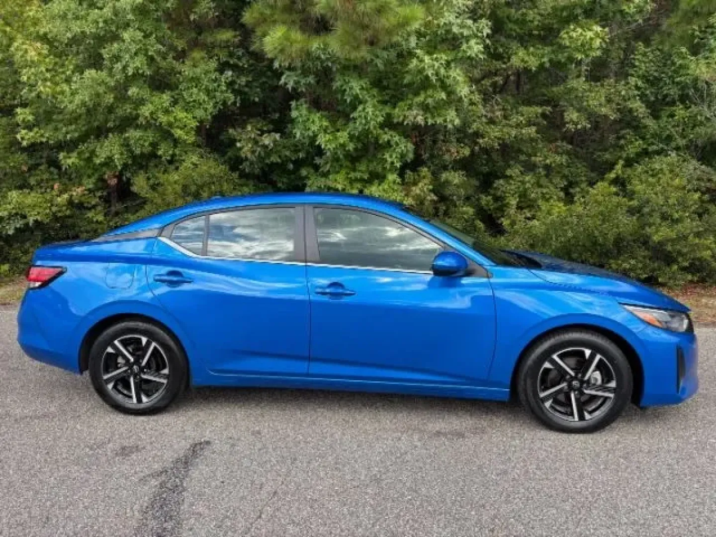 2024 /Charcoal Nissan Sentra SV Xtronic CVT (3N1AB8CVXRY) with an 2L I-4 gasoline direct injection engine, located at 2761 East Hwy 501, Conway, SC, 29526, (843) 331-1151, 33.781528, -78.989883 - **Discover Your Next Adventure with the 2024 Nissan Sentra SV at Car City - Conway!**<br /> <br /> Are you looking for the perfect vehicle that combines style, comfort, and reliability? Whether you're commuting to work, running errands, or planning a weekend getaway, the 2024 Nissan Sentra SV is ide - Photo#3