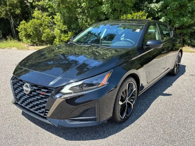 photo of 2024 Nissan Altima SR FWD