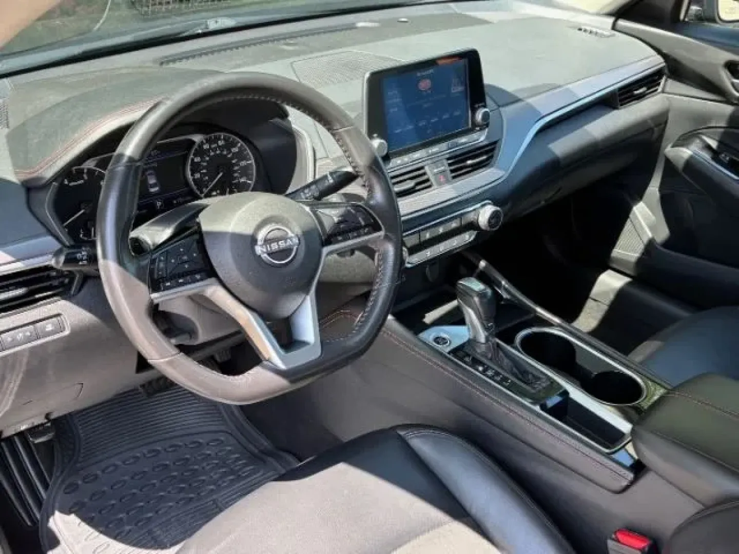 2024 /Sport Nissan Altima SR FWD (1N4BL4CV4RN) with an 2.5L I-4 gasoline direct injection engine, located at 2761 East Hwy 501, Conway, SC, 29526, (843) 331-1151, 33.781528, -78.989883 - Experience the thrill of driving with our 2024 Nissan Altima SR FWD, perfect for those seeking a blend of comfort, style, and efficiency. Whether you're a daily commuter navigating the bustling streets of Conway or a weekend adventurer exploring the scenic beauty of South Carolina, this sedan is des - Photo#9