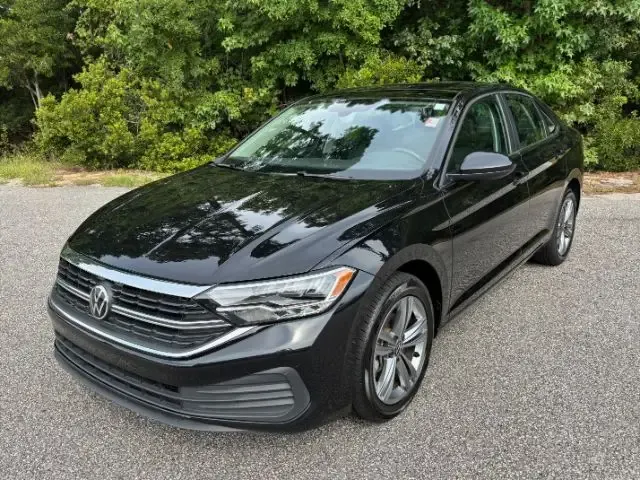 photo of 2024 Volkswagen Jetta 1.5T SE