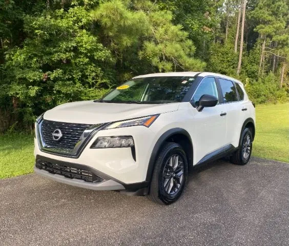 photo of 2023 Nissan Rogue S FWD