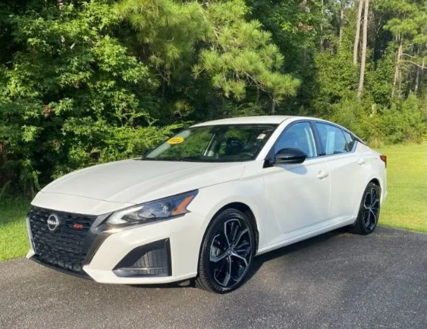 2024 /Sport Nissan Altima SR FWD (1N4BL4CV0RN) with an 2.5L I-4 gasoline direct injection engine, located at 2761 East Hwy 501, Conway, SC, 29526, (843) 331-1151, 33.781528, -78.989883 - **Elevate Your Commute with the 2024 Nissan Altima SR Perfect for Every Journey!**<br /> <br /> Are you in the market for a sedan that effortlessly combines style, comfort, and cutting-edge technology? Look no further than the **2024 Nissan Altima SR**, available now at **Car City - Calabash**, you - Photo#0