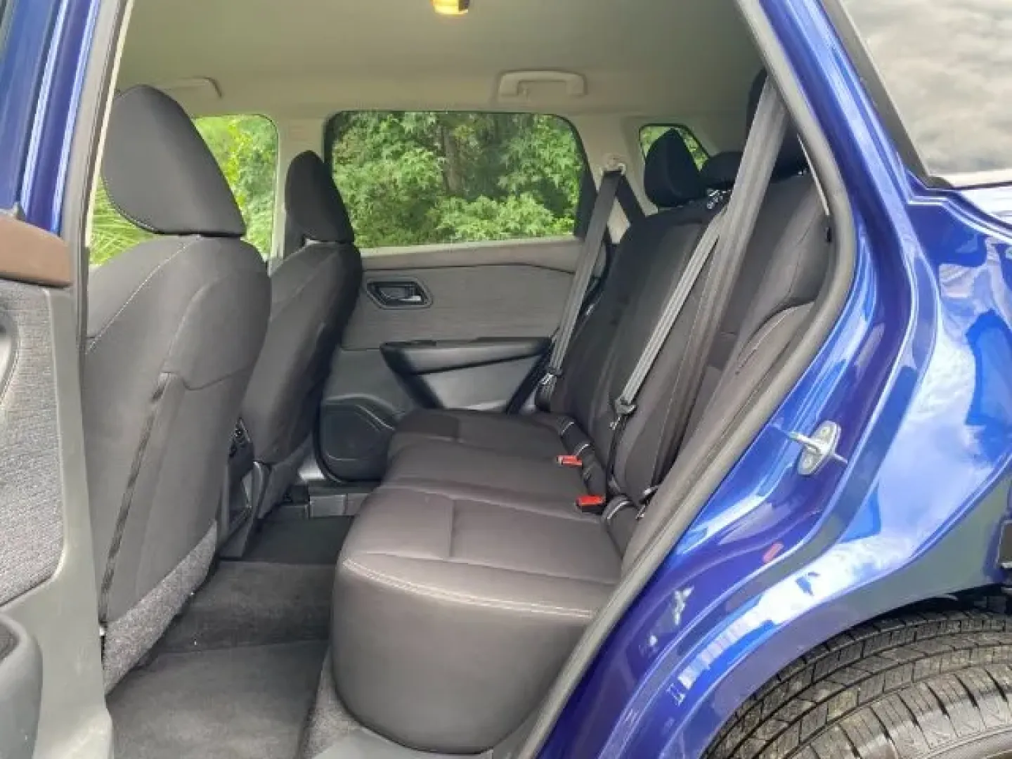 2023 /Charcoal Nissan Rogue S FWD (5N1BT3AA9PC) with an VC-Turbo 1.5L I-3 gasoline direct injection engine, located at 9146 Ocean Hwy West, Calabash, NC, 28467, (910) 579-1110, 33.928635, -78.576157 - **Discover the 2023 Nissan Rogue at Car City Calabash: Your Next Adventure Awaits!**<br /> <br /> Are you ready to elevate your driving experience? Whether you're a growing family seeking a spacious SUV, a commuter navigating daily traffic, or an adventure seeker eager for weekend getaways, the **2 - Photo#5
