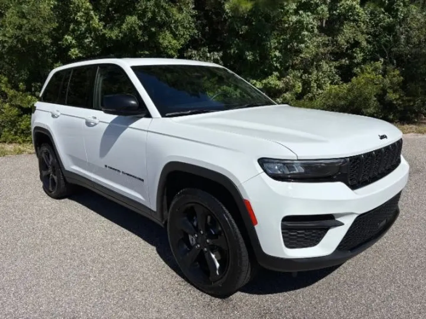2023 /Global Black Jeep Grand Cherokee Altitude 4x2 (1C4RJGAG0PC) with an Pentastar 3.6L V-6 DOHC engine, located at 2761 East Hwy 501, Conway, SC, 29526, (843) 331-1151, 33.781528, -78.989883 - **Embark on Your Next Adventure with the 2023 Jeep Grand Cherokee at Car City - Conway!**<br /> <br /> Are you ready to elevate your family outings or weekend getaways? The 2023 Jeep Grand Cherokee Altitude 4x2 is designed for those who crave both adventure and comfort, making it the perfect compani - Photo#1