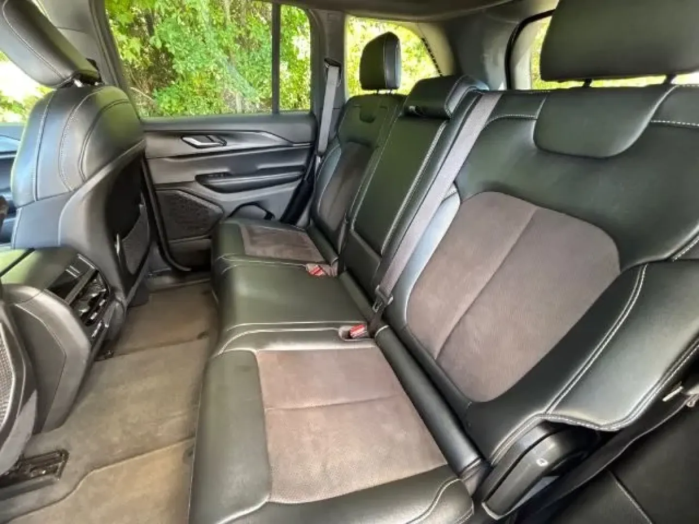 2023 /Global Black Jeep Grand Cherokee Altitude 4x2 (1C4RJGAG0PC) with an Pentastar 3.6L V-6 DOHC engine, located at 2761 East Hwy 501, Conway, SC, 29526, (843) 331-1151, 33.781528, -78.989883 - **Embark on Your Next Adventure with the 2023 Jeep Grand Cherokee at Car City - Conway!**<br /> <br /> Are you ready to elevate your family outings or weekend getaways? The 2023 Jeep Grand Cherokee Altitude 4x2 is designed for those who crave both adventure and comfort, making it the perfect compani - Photo#11