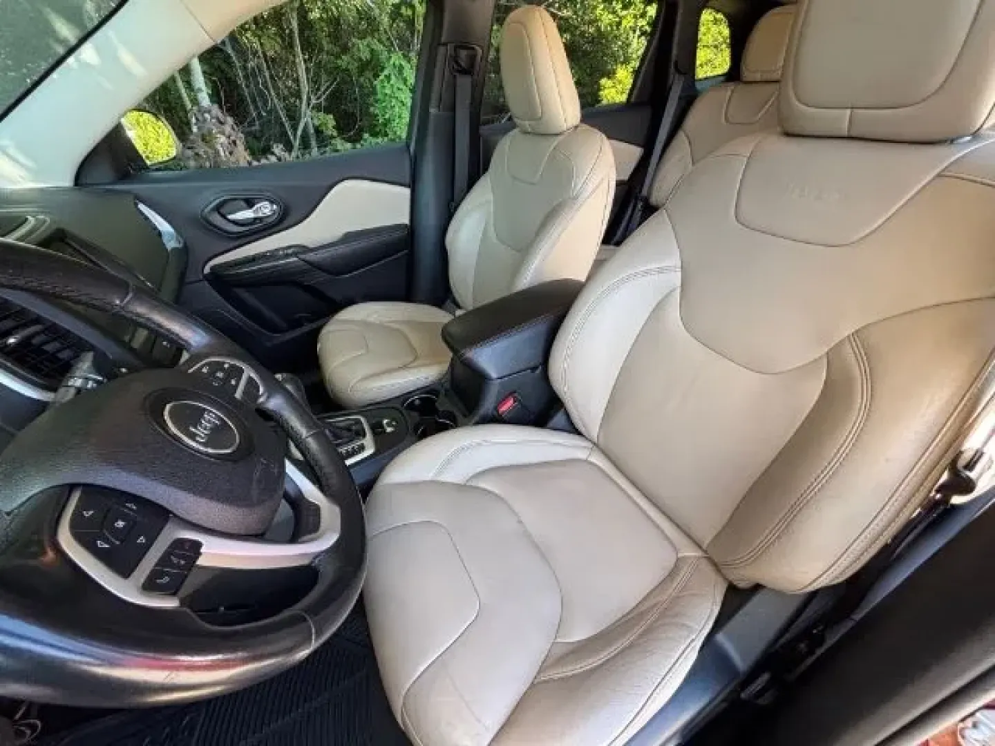 2016 /Light Frost Beige/Black Jeep Cherokee Limited (1C4PJMDB7GW) with an Other engine, located at 2761 East Hwy 501, Conway, SC, 29526, (843) 331-1151, 33.781528, -78.989883 - **Conquer Every Adventure with the 2016 Jeep Cherokee Limited at Car City - Conway!**<br /> <br /> Are you ready to elevate your driving experience? Whether you're commuting to work, heading out for a family road trip, or navigating through weekend adventures, the 2016 Jeep Cherokee Limited is the p - Photo#10