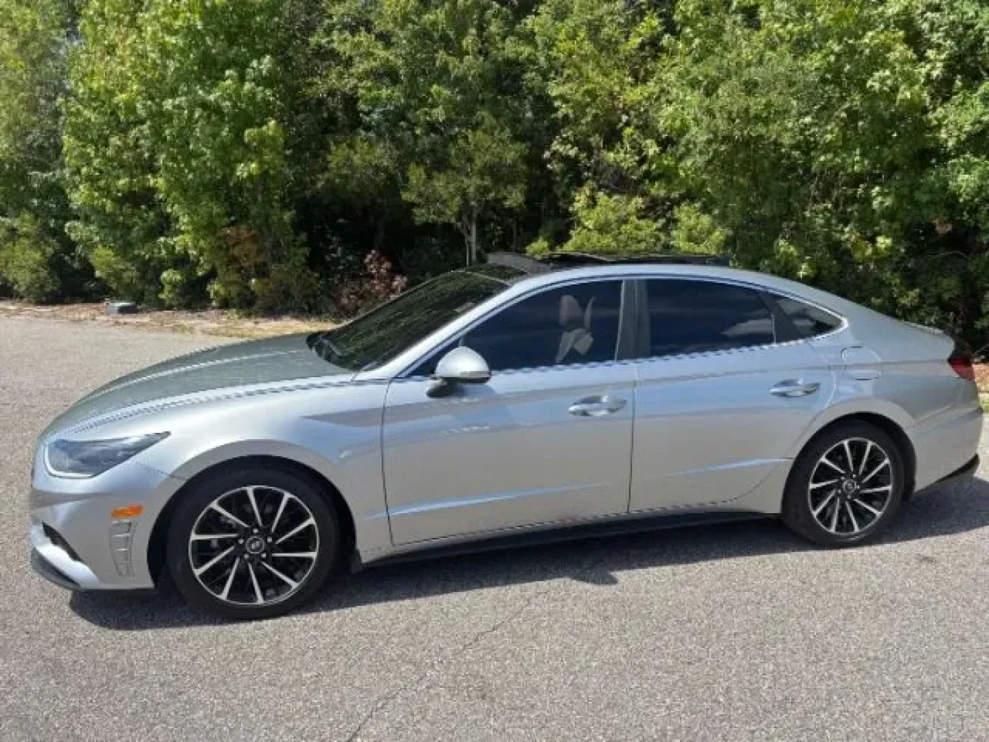 2021 /Dark Gray Hyundai Sonata Limited (5NPEH4J21MH) with an 1.6L L4 DOHC 16V TURBO engine, 8-Speed Automatic transmission, located at 2761 East Hwy 501, Conway, SC, 29526, (843) 331-1151, 33.781528, -78.989883 - **Discover Adventure and Comfort with the 2021 Hyundai Sonata Limited at Car City - Conway!**<br /> <br /> Are you in search of a versatile vehicle that seamlessly adapts to your lifestyle? Look no further than this stunning 2021 Hyundai Sonata Limited, perfect for commuting on busy highways, weeken - Photo#1