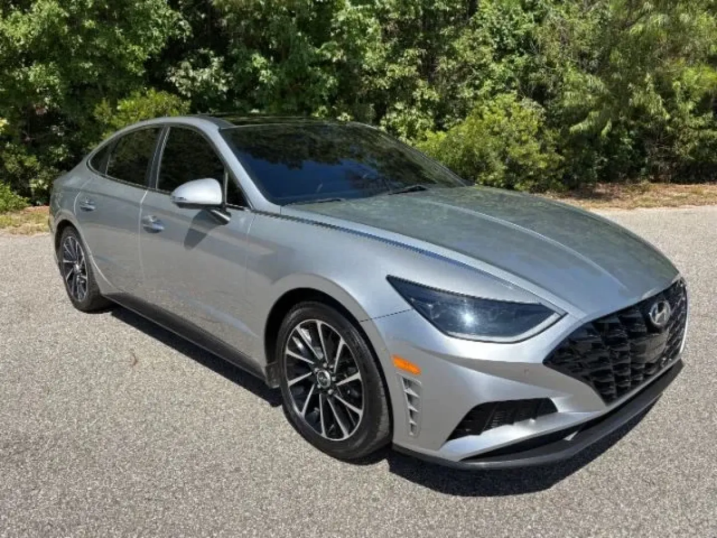 2021 /Dark Gray Hyundai Sonata Limited (5NPEH4J21MH) with an 1.6L L4 DOHC 16V TURBO engine, 8-Speed Automatic transmission, located at 2761 East Hwy 501, Conway, SC, 29526, (843) 331-1151, 33.781528, -78.989883 - **Discover Adventure and Comfort with the 2021 Hyundai Sonata Limited at Car City - Conway!**<br /> <br /> Are you in search of a versatile vehicle that seamlessly adapts to your lifestyle? Look no further than this stunning 2021 Hyundai Sonata Limited, perfect for commuting on busy highways, weeken - Photo#2