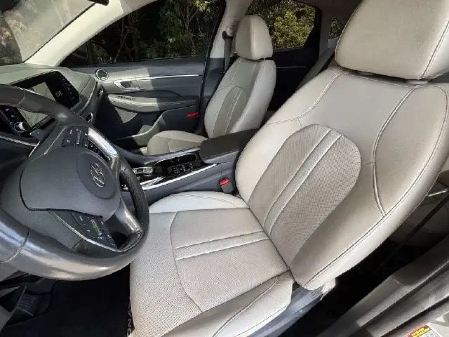 2021 /Dark Gray Hyundai Sonata Limited (5NPEH4J21MH) with an 1.6L L4 DOHC 16V TURBO engine, 8-Speed Automatic transmission, located at 2761 East Hwy 501, Conway, SC, 29526, (843) 331-1151, 33.781528, -78.989883 - **Discover Adventure and Comfort with the 2021 Hyundai Sonata Limited at Car City - Conway!**<br /> <br /> Are you in search of a versatile vehicle that seamlessly adapts to your lifestyle? Look no further than this stunning 2021 Hyundai Sonata Limited, perfect for commuting on busy highways, weeken - Photo#12