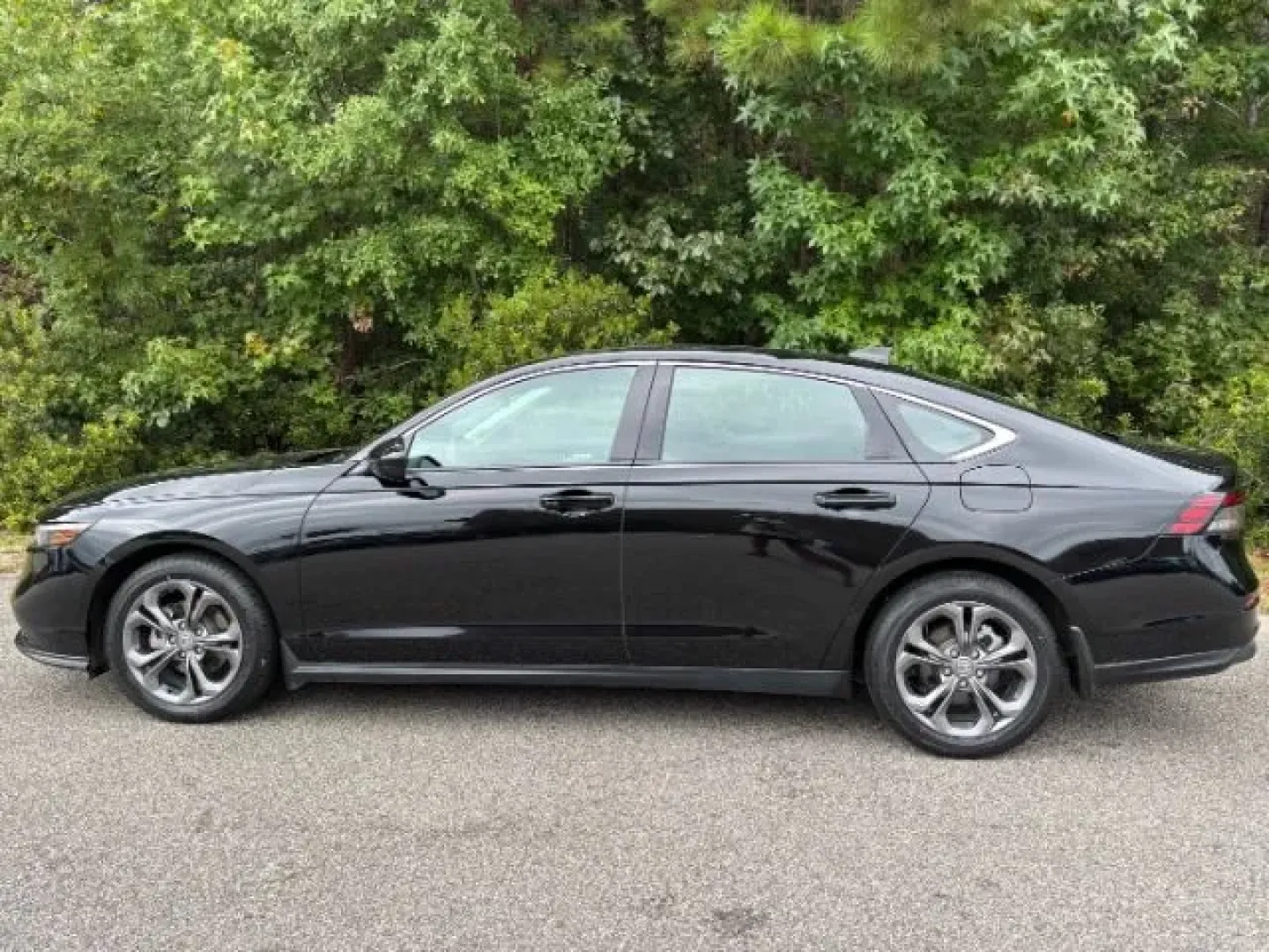 2023 /Black Honda Accord EX (1HGCY1F38PA) with an 1.5L I-4 gasoline direct injection engine, located at 2761 East Hwy 501, Conway, SC, 29526, (843) 331-1151, 33.781528, -78.989883 - ### Embrace Everyday Luxury with the 2023 Honda Accord EX at Car City - Conway!<br /> <br /> Are you in the market for a vehicle that seamlessly balances style, comfort, and performance? Look no further than this remarkable 2023 Honda Accord EX-a sedan that is perfect for those daily commutes to wor - Photo#2