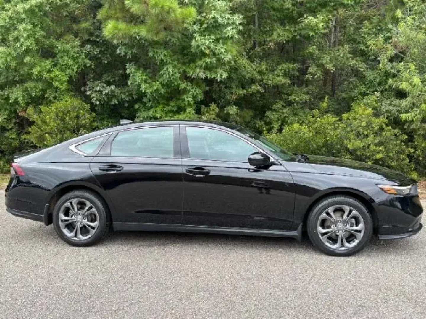 2023 /Black Honda Accord EX (1HGCY1F38PA) with an 1.5L I-4 gasoline direct injection engine, CVT transmission, located at 9146 Ocean Hwy West, Calabash, NC, 28467, (910) 579-1110, 33.928635, -78.576157 - ### Embrace Everyday Luxury with the 2023 Honda Accord EX at Car City - Conway!<br /> <br /> Are you in the market for a vehicle that seamlessly balances style, comfort, and performance? Look no further than this remarkable 2023 Honda Accord EX-a sedan that is perfect for those daily commutes to wor - Photo#3