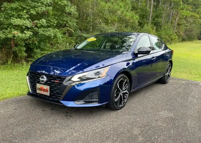 photo of 2024 Nissan Altima SR FWD