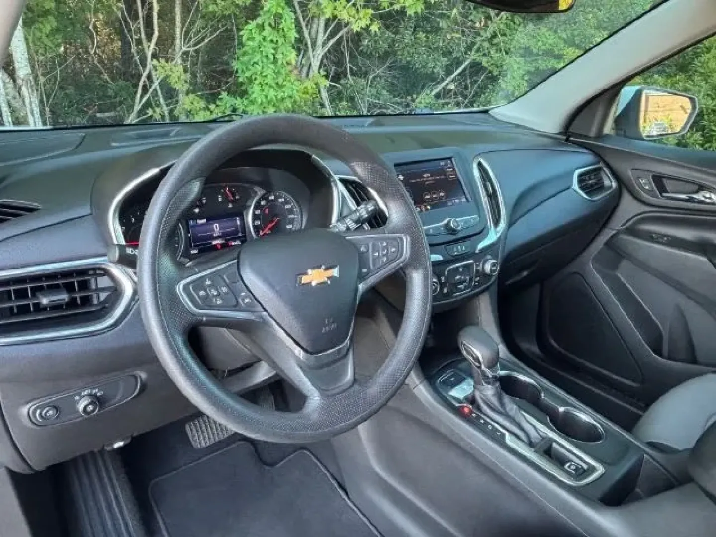 2022 /Jet Black Chevrolet Equinox AWD LT (3GNAXUEV8NL) with an 1.5L I-4 gasoline direct injection engine, located at 2761 East Hwy 501, Conway, SC, 29526, (843) 331-1151, 33.781528, -78.989883 - Are you searching for the perfect blend of comfort, style, and practicality? Look no further! The 2022 Chevrolet Equinox AWD LT is the ideal vehicle for those who crave adventure without sacrificing daily convenience. Whether you're commuting to work in Myrtle Beach, taking family trips to the Carol - Photo#9