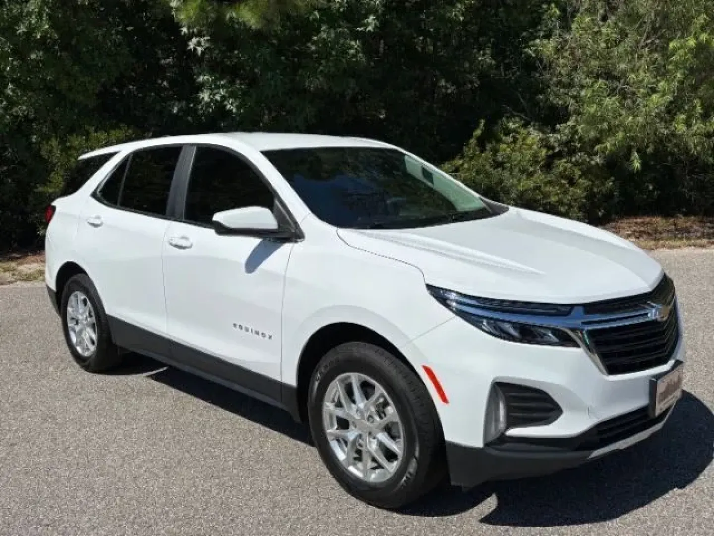 2022 /Jet Black Chevrolet Equinox AWD LT (3GNAXUEV8NL) with an 1.5L I-4 gasoline di engine, located at 2761 East Hwy 501, Conway, SC, 29526, (843) 331-1151, 33.781528, -78.989883 - Are you searching for the perfect blend of comfort, style, and practicality? Look no further! The 2022 Chevrolet Equinox AWD LT is the ideal vehicle for those who crave adventure without sacrificing daily convenience. Whether you're commuting to work in Myrtle Beach, taking family trips to the Carol - Photo#1