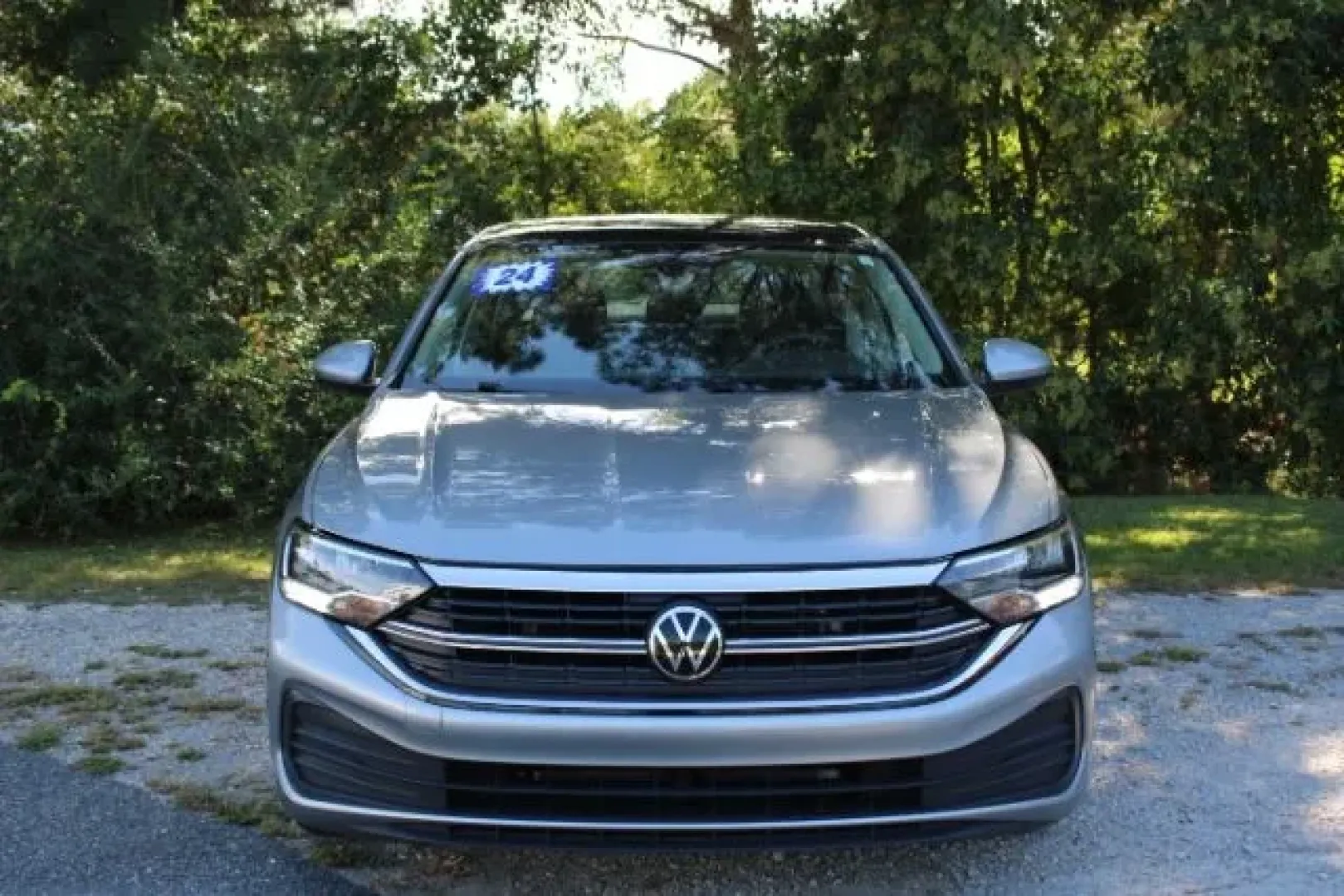 2024 Volkswagen Jetta 1.5T SE (3VW7M7BU5RM) with an 1.5L I-4 gasoline direct injection engine, located at 3598 James B White Hwy South, Whiteville, NC, 28472, (910) 642-3196, 34.294846, -78.732613 - **Discover the Perfect Blend of Style and Performance with the 2024 Volkswagen Jetta SE!**<br /> <br /> Are you ready to elevate your daily commute or weekend adventures? The 2024 Volkswagen Jetta SE is here to deliver both style and efficiency, making it the ideal choice for professionals, families - Photo#1