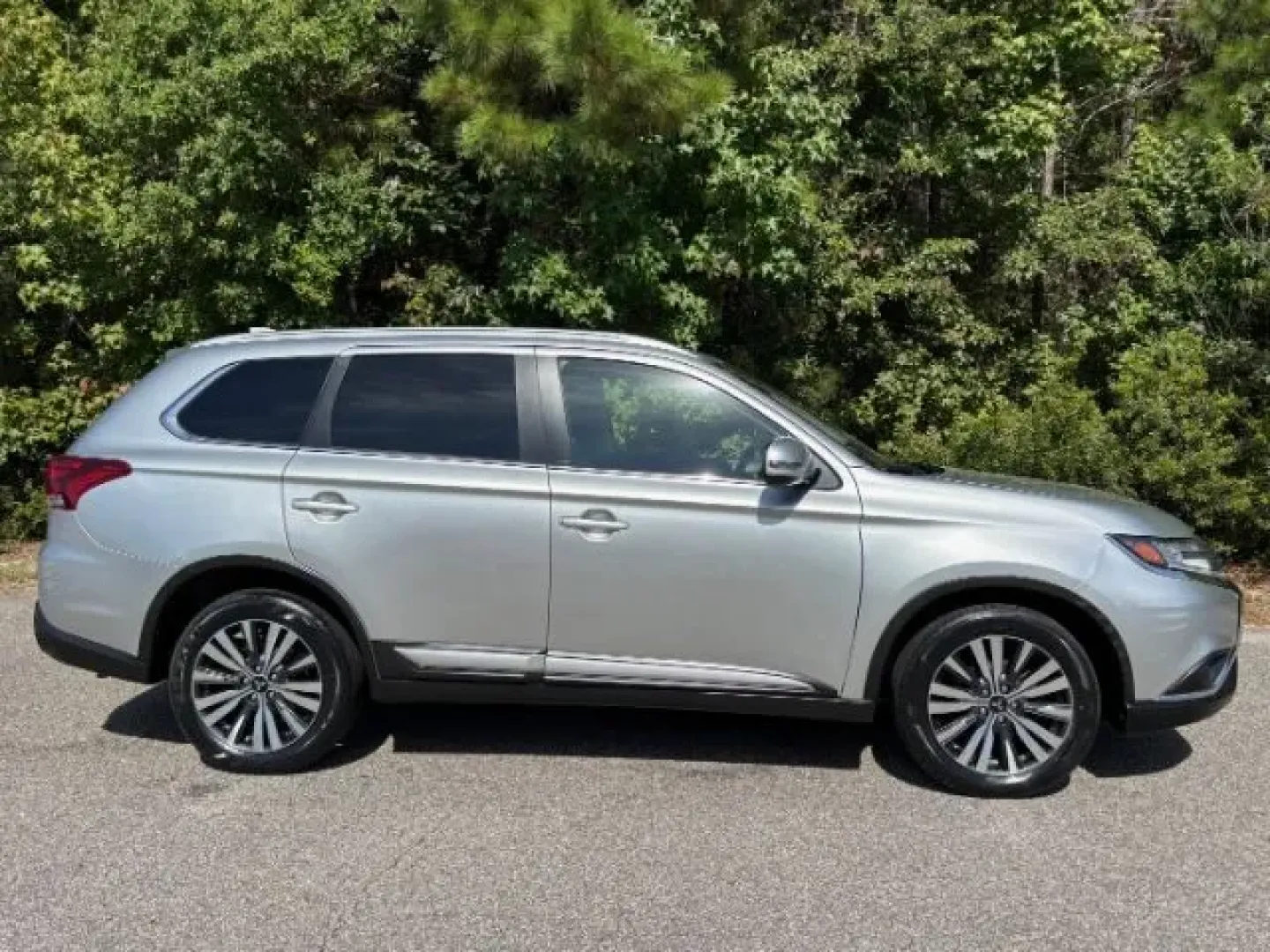 2020 /Black Mitsubishi Outlander SEL 2.4 S-AWC (JA4AZ3A38LZ) with an 2.4L I-4 MIVEC variable valve control engine, located at 2761 East Hwy 501, Conway, SC, 29526, (843) 331-1151, 33.781528, -78.989883 - **Explore Adventure with the 2020 Mitsubishi Outlander at Car City - Conway!**<br /> <br /> Are you and your family ready for your next great adventure? Look no further than this stunning 2020 Mitsubishi Outlander SEL 2.4 S-AWC, available now at Car City - Conway, your trusted pre-owned dealership l - Photo#3