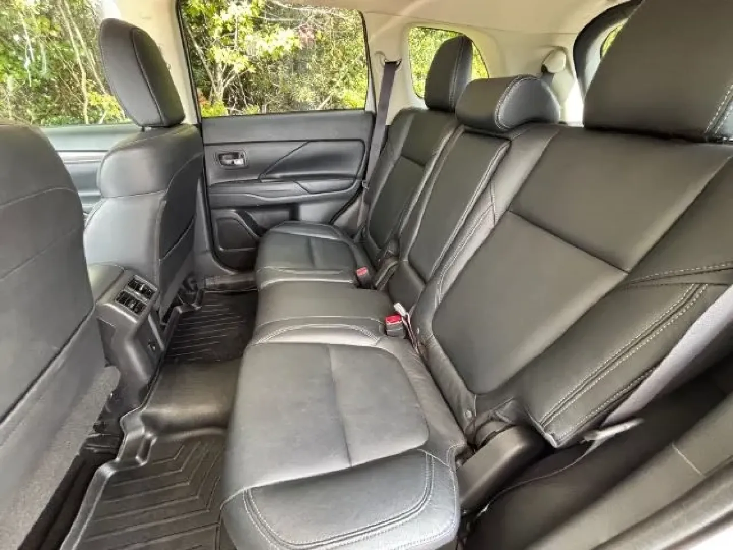 2020 /Black Mitsubishi Outlander SEL 2.4 S-AWC (JA4AZ3A38LZ) with an 2.4L I-4 MIVEC variable valve control engine, located at 2761 East Hwy 501, Conway, SC, 29526, (843) 331-1151, 33.781528, -78.989883 - **Explore Adventure with the 2020 Mitsubishi Outlander at Car City - Conway!**<br /> <br /> Are you and your family ready for your next great adventure? Look no further than this stunning 2020 Mitsubishi Outlander SEL 2.4 S-AWC, available now at Car City - Conway, your trusted pre-owned dealership l - Photo#11