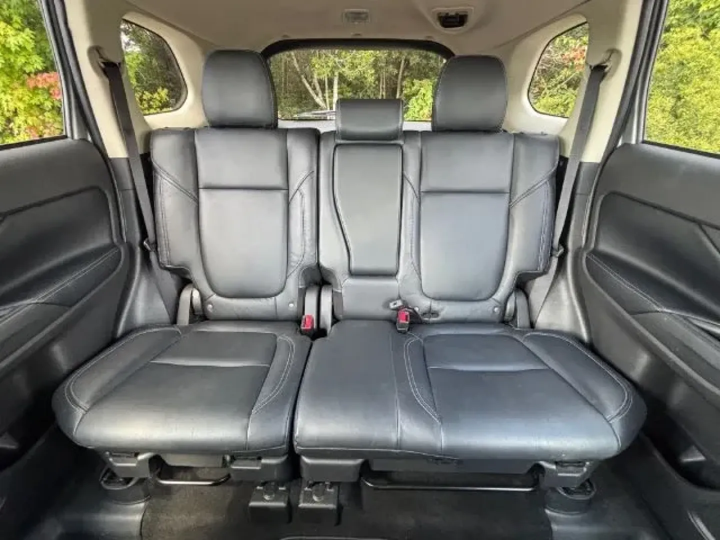 2020 /Black Mitsubishi Outlander SEL 2.4 S-AWC (JA4AZ3A38LZ) with an 2.4L I-4 MIVEC variable valve control engine, located at 2761 East Hwy 501, Conway, SC, 29526, (843) 331-1151, 33.781528, -78.989883 - **Explore Adventure with the 2020 Mitsubishi Outlander at Car City - Conway!**<br /> <br /> Are you and your family ready for your next great adventure? Look no further than this stunning 2020 Mitsubishi Outlander SEL 2.4 S-AWC, available now at Car City - Conway, your trusted pre-owned dealership l - Photo#12