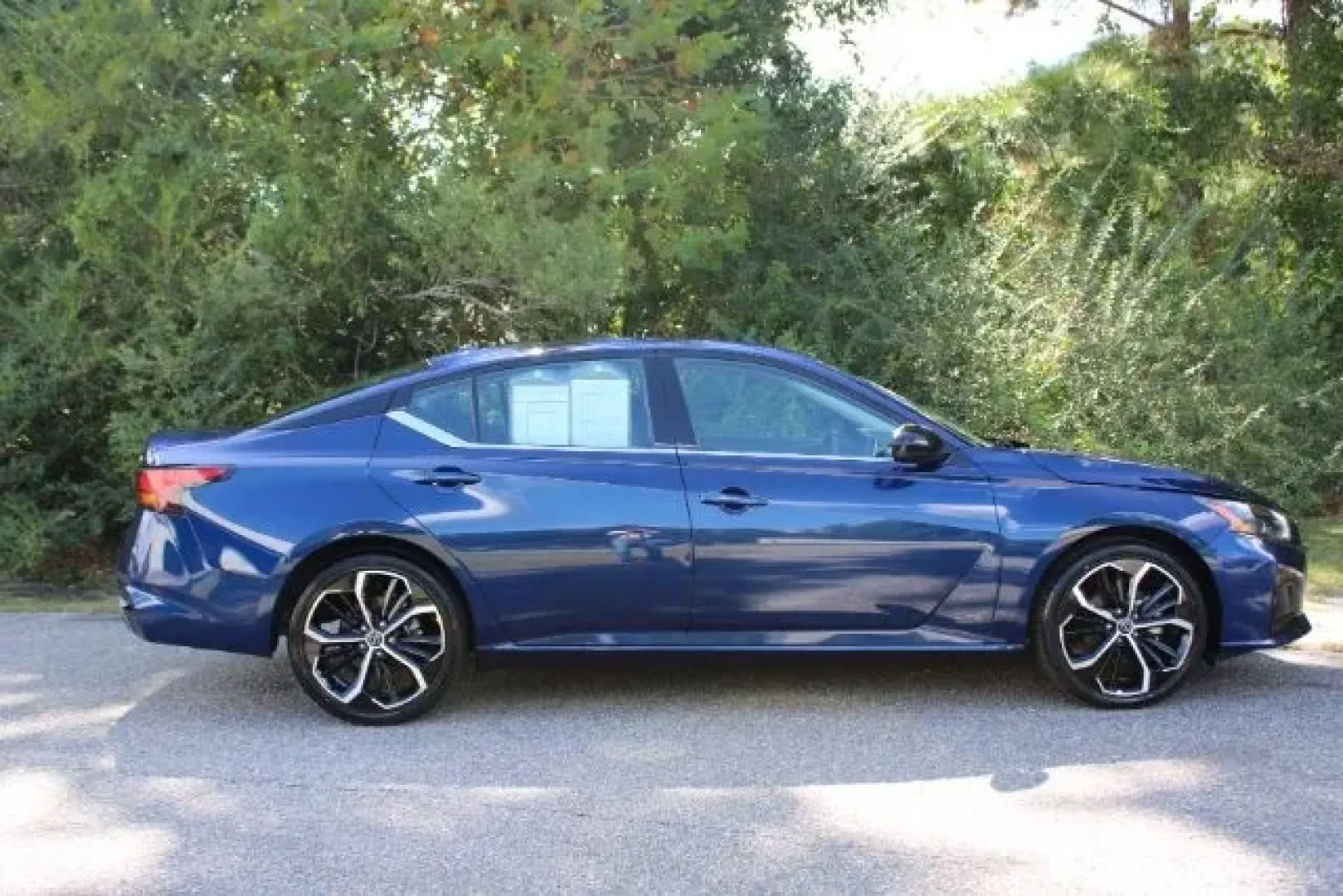 2024 Nissan Altima SR FWD (1N4BL4CV3RN) with an 2.5L I-4 gasoline direct injection engine, located at 2761 East Hwy 501, Conway, SC, 29526, (843) 331-1151, 33.781528, -78.989883 - **Discover Your Perfect Sedan for Everyday Adventures at Car City - Whitesville!**<br /> <br /> Are you searching for an ideal vehicle that seamlessly blends style, comfort, and practicality for your daily commute or weekend getaways? Look no further! At Car City - Whitesville, located at 3598 James - Photo#3