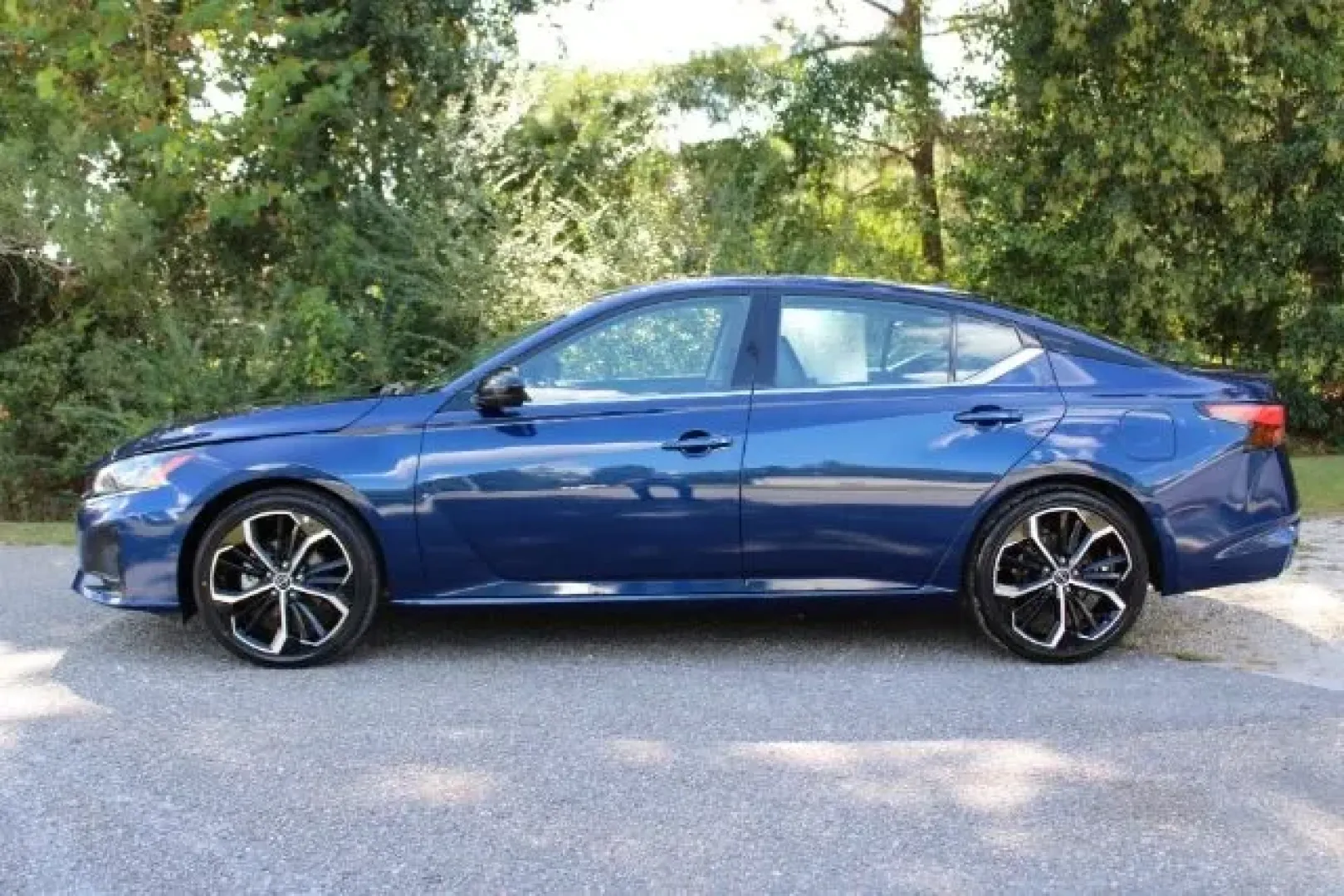 2024 Nissan Altima SR FWD (1N4BL4CV3RN) with an 2.5L I-4 gasoline direct injection engine, located at 2761 East Hwy 501, Conway, SC, 29526, (843) 331-1151, 33.781528, -78.989883 - **Discover Your Perfect Sedan for Everyday Adventures at Car City - Whitesville!**<br /> <br /> Are you searching for an ideal vehicle that seamlessly blends style, comfort, and practicality for your daily commute or weekend getaways? Look no further! At Car City - Whitesville, located at 3598 James - Photo#4